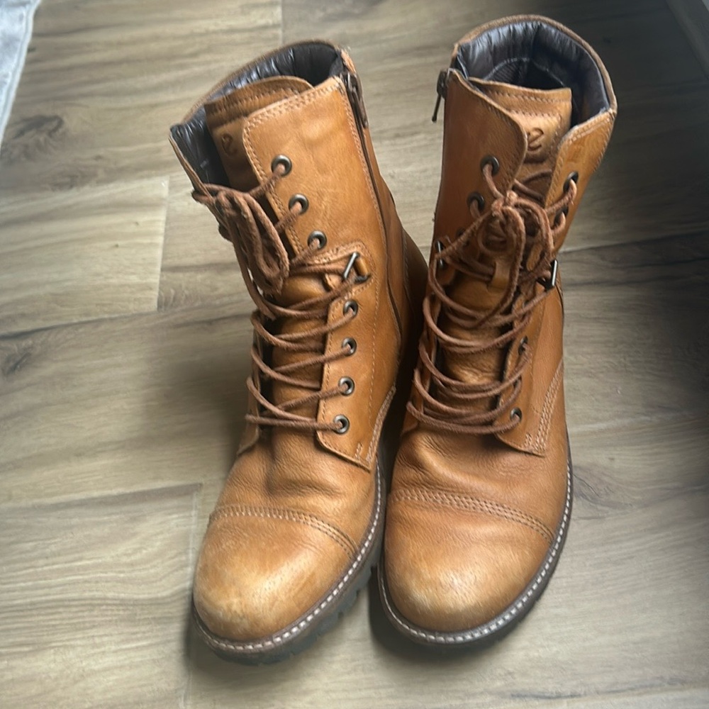 Ecco boots